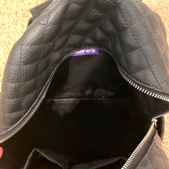 ♠️ NWOT Awesome Black Faux Leather Quilted Diamond Stitch Zip Closure Backpack - Picture 5 of 12